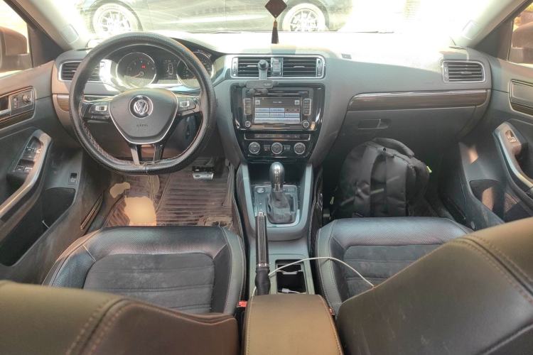 Used Volkswagen Sagitar 2015 230TSI Automatic Luxury Model