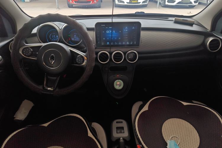 Used ORA Black Cat 2021 301 km Basic Version Center Console