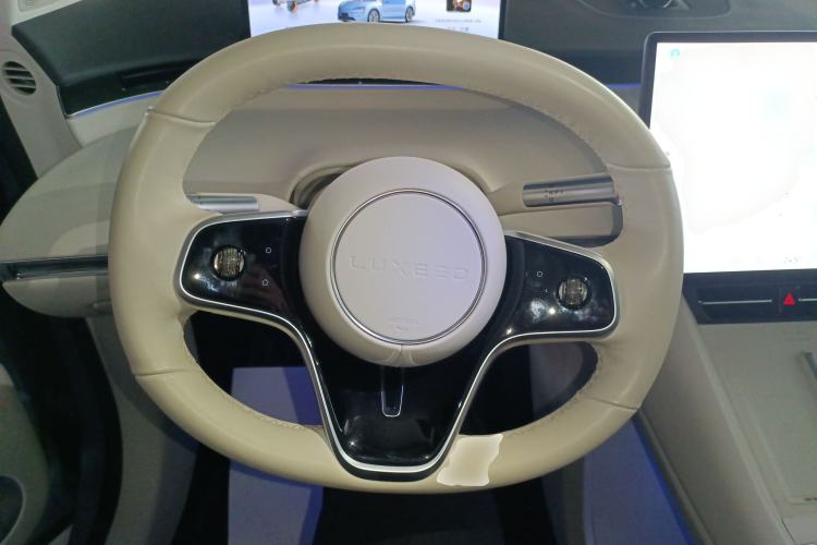 Used Hima Luxeed R7 2024 All-Electric 667 km Max