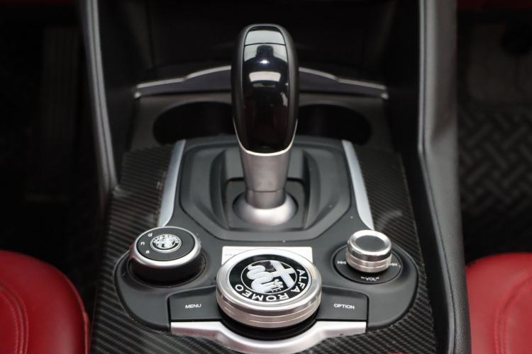 Used Alfa Romeo Giulia 2017 2.0T 200HP Luxury Edition