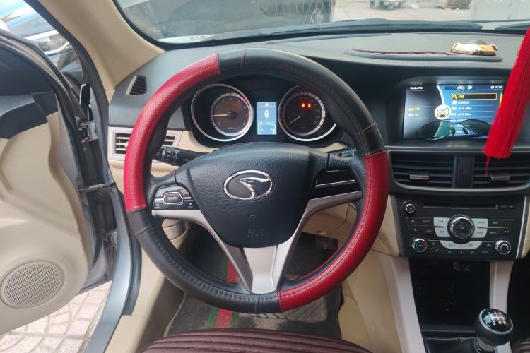 Used Soueast V5 Lingzhi 2012 1.5L Manual Luxury Version Steering Wheel