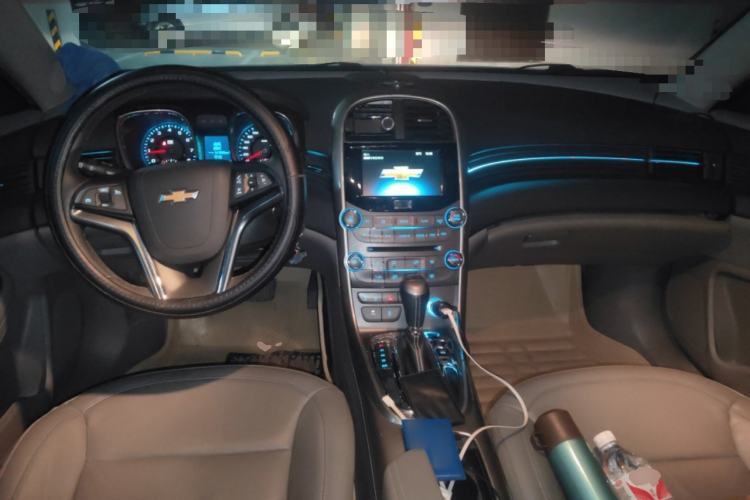 Used Chevrolet Malibu 2014 2.0L Automatic Luxury Edition Center Console