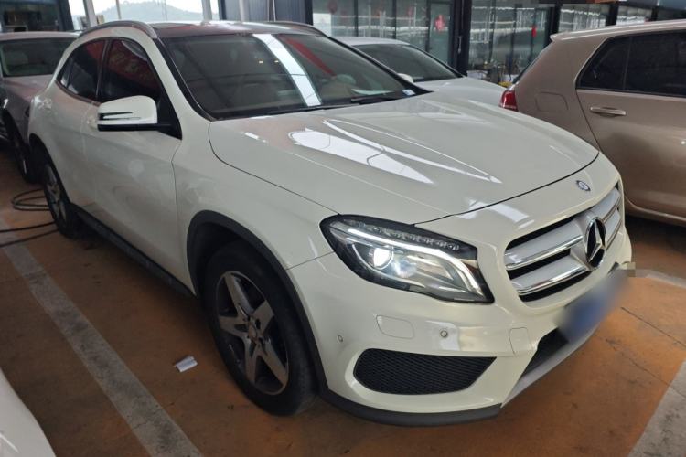 Used Mercedes-Benz GLA 2015 GLA 260 4MATIC Front Right 45 Deg