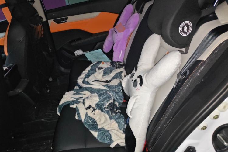 Used Dongfeng Aeolus Yixuan 2023 Mach Edition 1.5L Automatic Chasing Wind Version Left Rear Seat