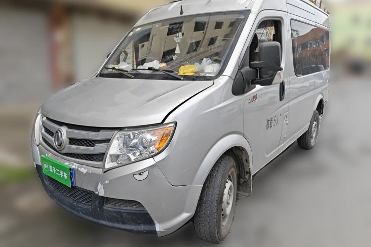 Used Dongfeng Yufeng 2021 2.3T V9 Logistics Vehicle Short Wheelbase Mid-Roof Design 5-9 Seater China V Emission Standard WP2.3