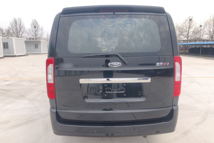 Used JAC Refine M3 2022 1.8L 7-seat Standard Edition
