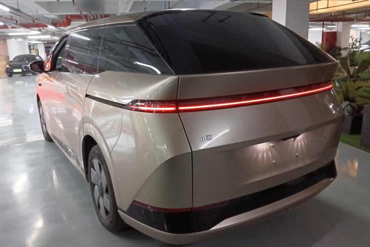 Used XPeng X9 2024 702 Ultra-Long Range Pro
