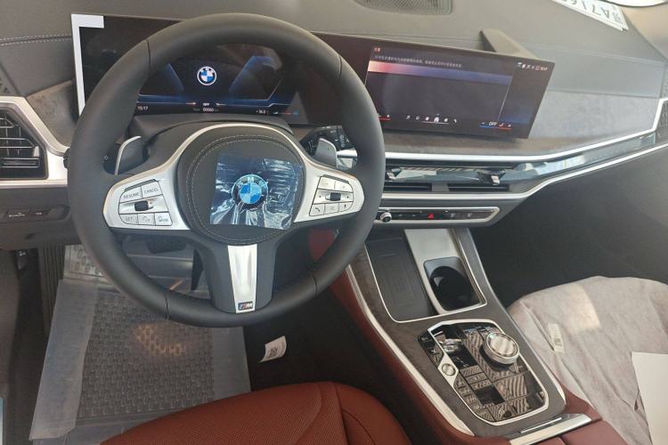 Used BMW X5 2023 xDrive 30Li Luxury M Sport Package