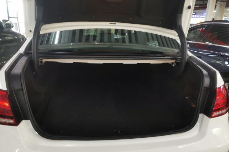 Used Mercedes-Benz E-Class 2015 E 180 L Sport Edition
