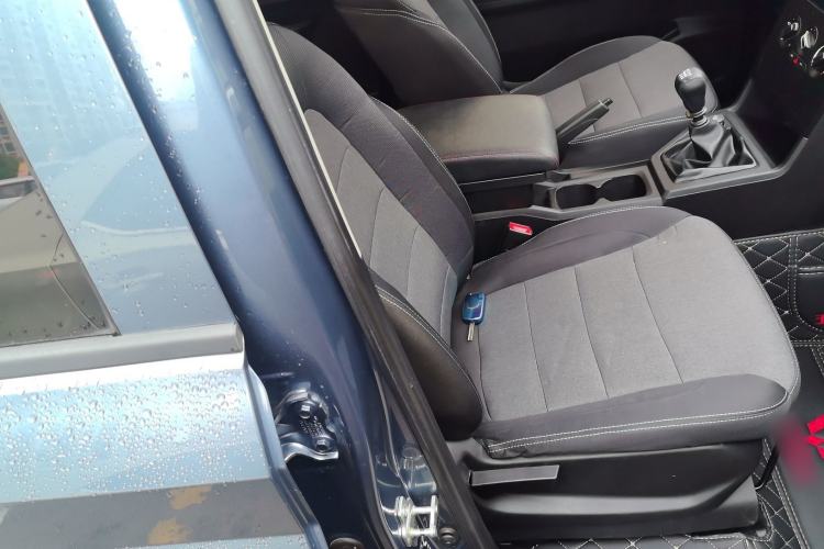 Used Wuling Hongguang PLUS 2019 1.5T Manual Comfort Version 7 Seats
