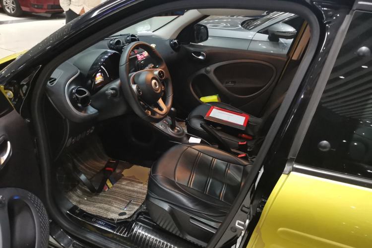 Used smart forfour 2016 1.0L 52 kW Passion Edition
