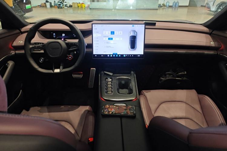 Used Xiaomi Auto SU7 2024 Four-Wheel Drive Ultra-Long Range Advanced Intelligent Driving Max Edition
