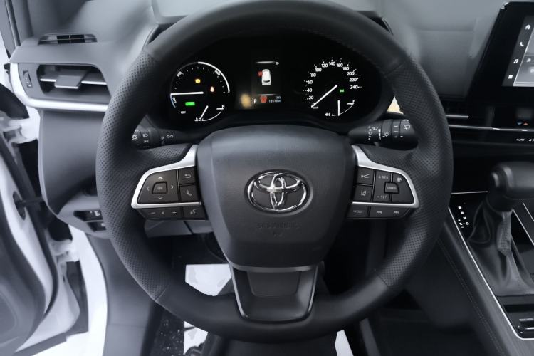 Used Toyota Granvia 2024 2.5L Hybrid Luxury Edition