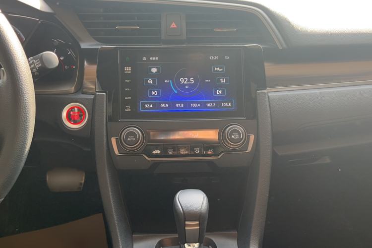 Used Honda Civic 2021 HATCHBACK 220TURBO CVT Trendy Cool Edition
