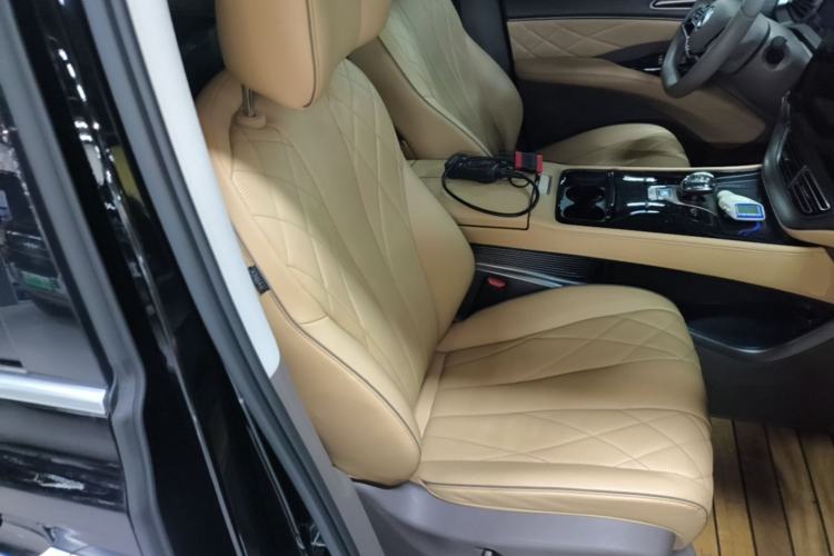 Used Denza D9 2022 DM-i 970 Four-Wheel Drive Prestige Model