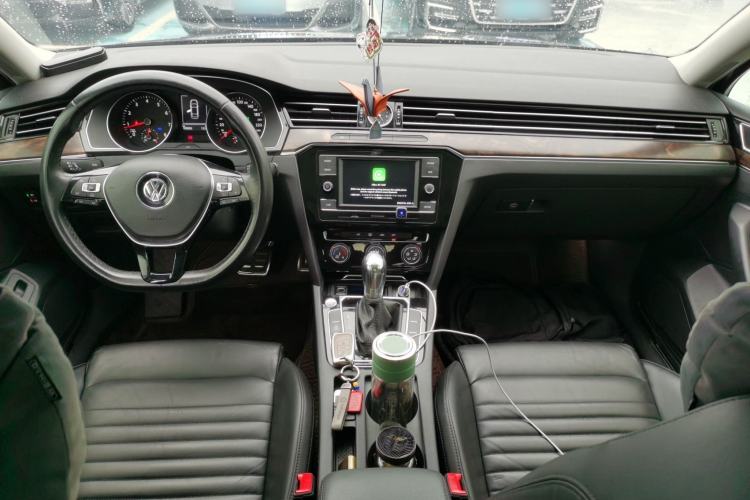 Used Volkswagen Magotan 2018 330TSI DSG Advanced Model Center Console