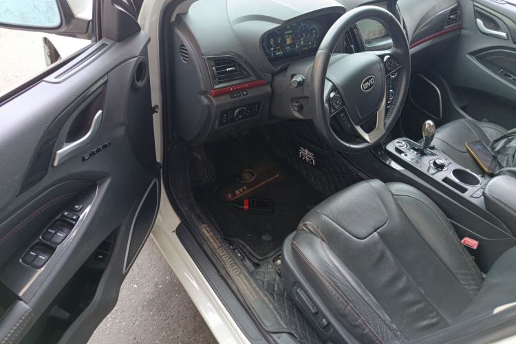 Used BYD Qin New Energy 2014 1.5T Flagship Model Driver Seat