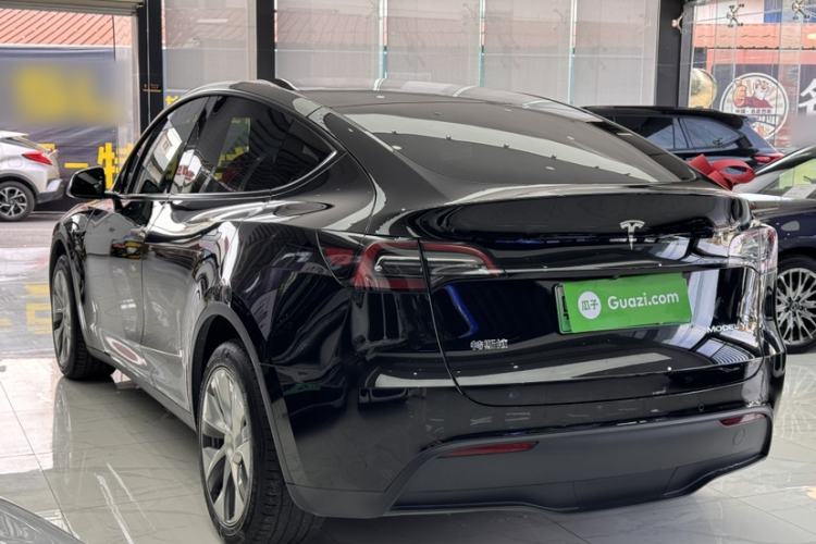 Used Tesla Model Y 2023 Long-Range All-Wheel-Drive Version