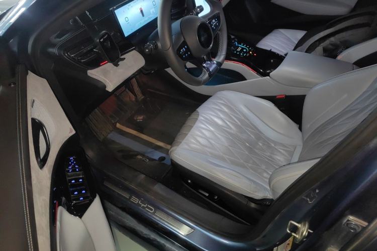 Used BYD Seal 2022 700 km Long-Range Rear-Wheel-Drive Version Driver Seat