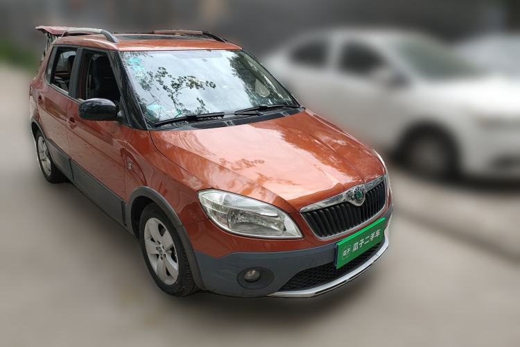 Used Skoda Fabia 2012 1.6L Scout Front Right 45 Deg