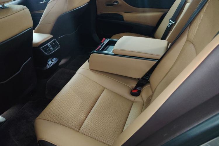 Used Lexus ES 2018 200 Excellence Edition China V Standard
