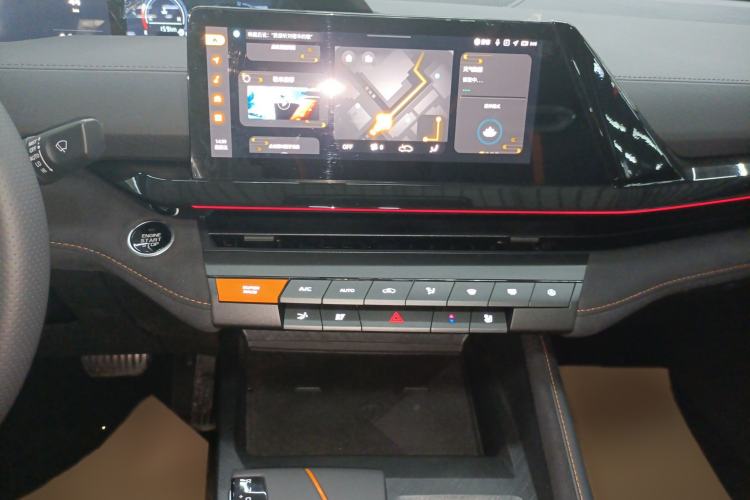 Used Changan UNI-V 2025 1.5T 500Bar Prestige Sporty Version
