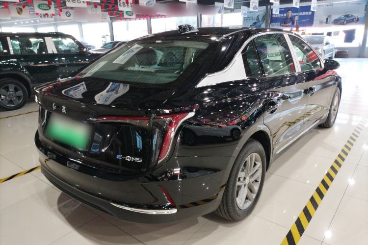 Used Hongqi E-QM5 2025 500km Range Commuter Version