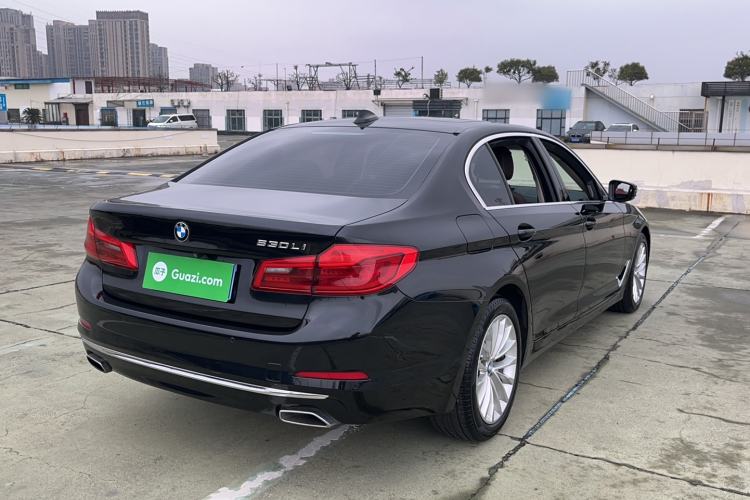 Used BMW 5 Series 2019 Facelifted 530Li Luxury Edition Premium Package
