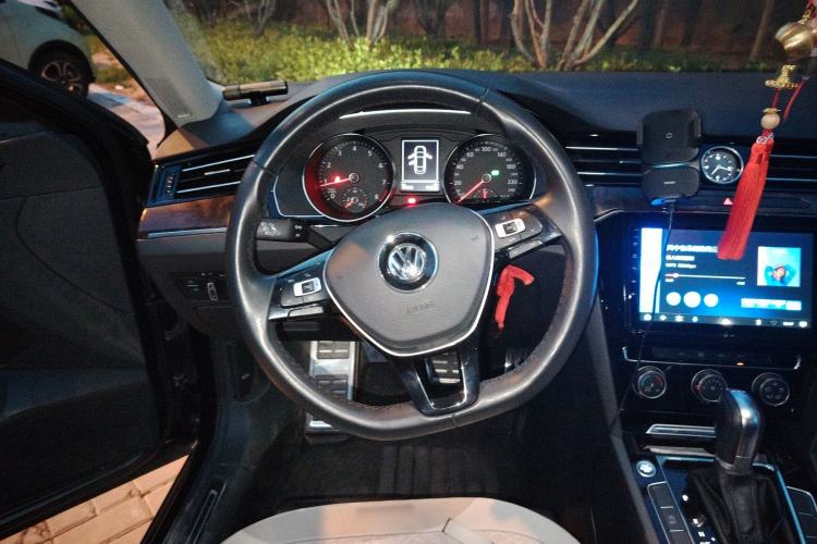 Used Volkswagen Magotan 2019 330TSI DSG Leading Model China VI Standard Steering Wheel