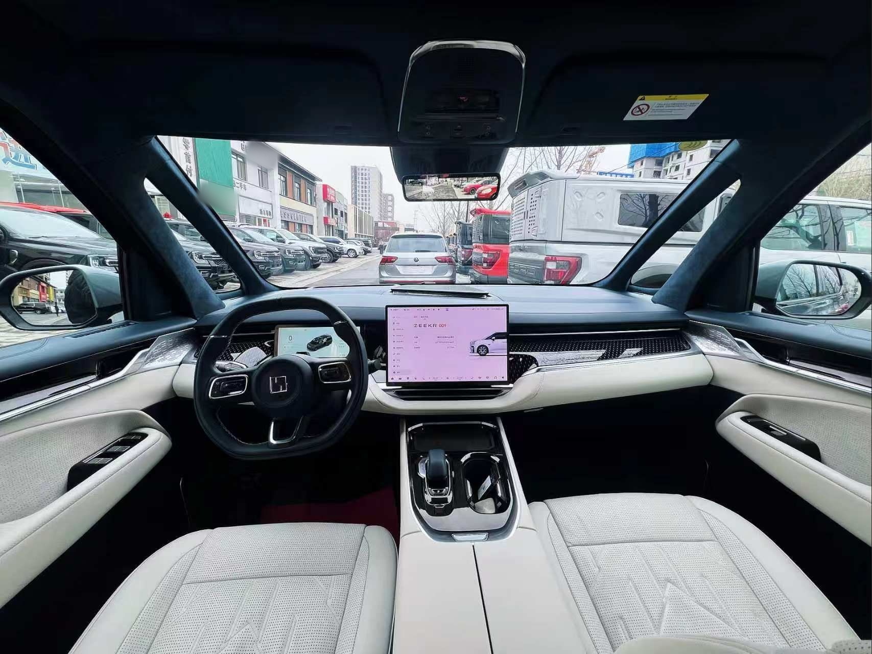Zeekr 009 2024 Six-Seat Executive Version 4WD 108 kWh — снимка 12