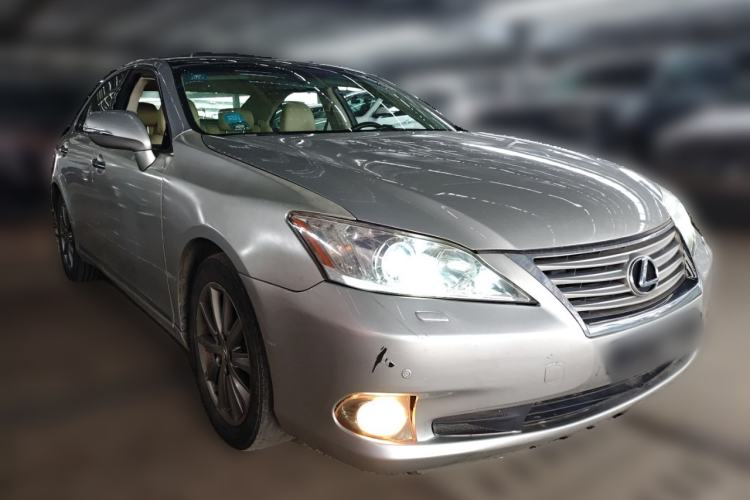 Used Lexus ES 2010 240 Luxury Edition Front Right 45 Deg