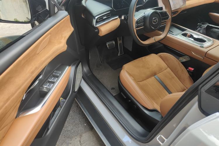 Used Mazda EZ-6 2024 Range-Extended 200 Luxury Edition Driver Seat