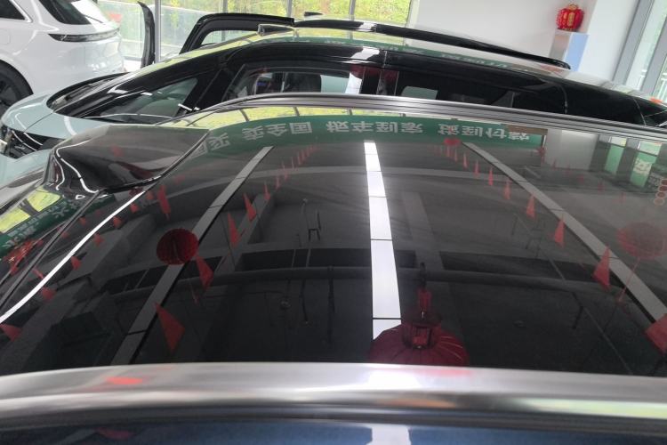 Used Hima AITO M8 2025 Model Pure Electric Max+ Six-Seat Four-Wheel-Drive Version Roof