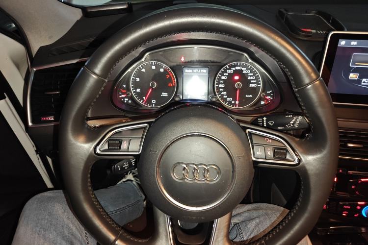 Used Audi Q5 2017 40 TFSI Ambition Edition Steering Wheel