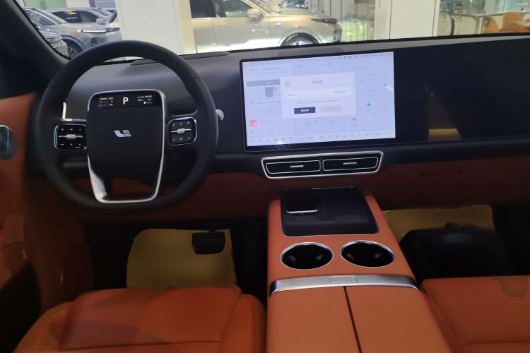 Used Li Auto L8 2025 Ultra Smart Refreshed Edition Center Console