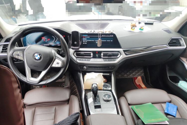 Used BMW 3 Series 2020 320i Sport Package Center Console