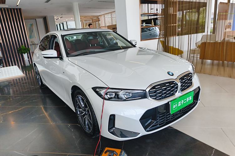 Used BMW 3 Series 2025 325i M Sport Package Front Right 45 Deg