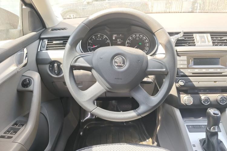 Used Skoda Octavia 2015 1.6L Automatic Yijie Edition
