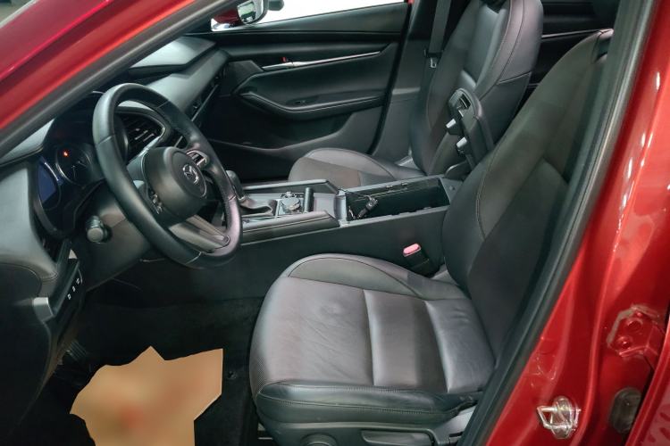 Used Mazda 3 Axela 2020 1.5L Automatic Luxury Version Left Front Seat