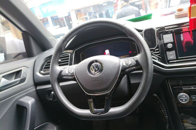 Used Volkswagen T-ROC 2019 280TSI DSG Four-Wheel Drive Luxury Version China V Standard Steering Wheel