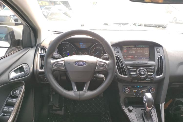 Used Ford Focus 2015 Hatchback EcoBoost 125 Automatic Supreme Style Edition