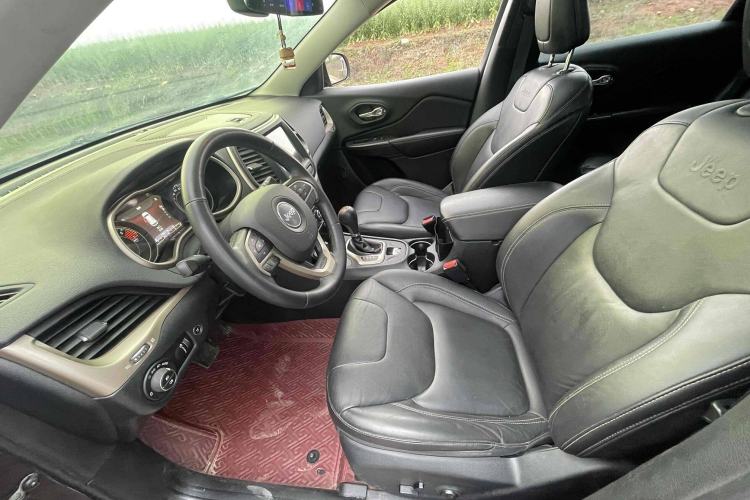 Used Jeep Cherokee 2016 2.4L Superior Edition