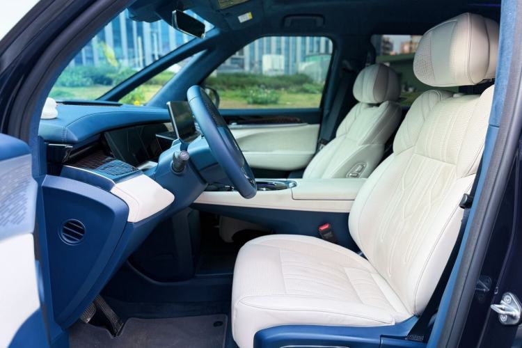 Used Zeekr 009 2022 WE Edition Interior 12