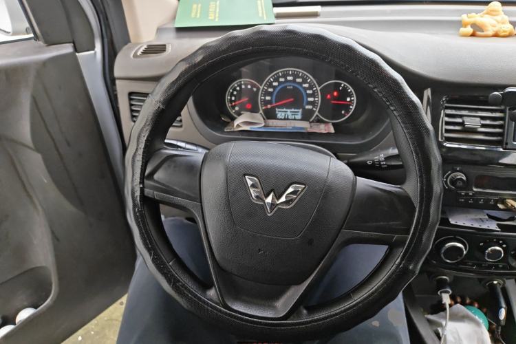 Used Wuling Rongguang V 2016 1.5L Standard Version Steering Wheel