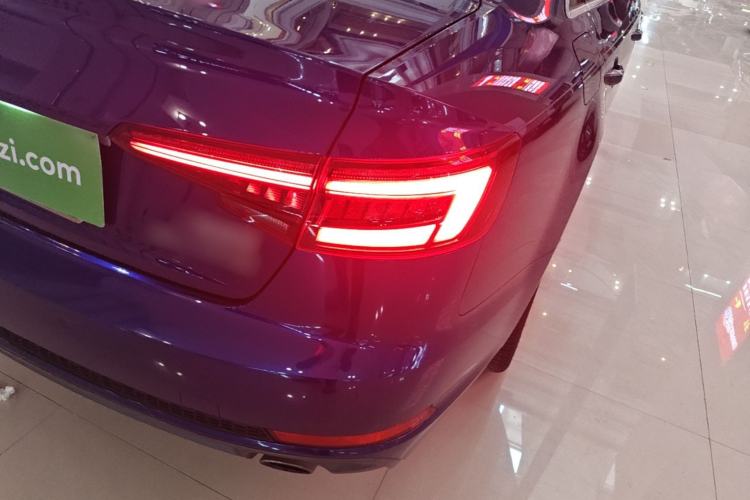 Used Audi A4L 2018 30th Anniversary Edition 40 TFSI Fashion Model
