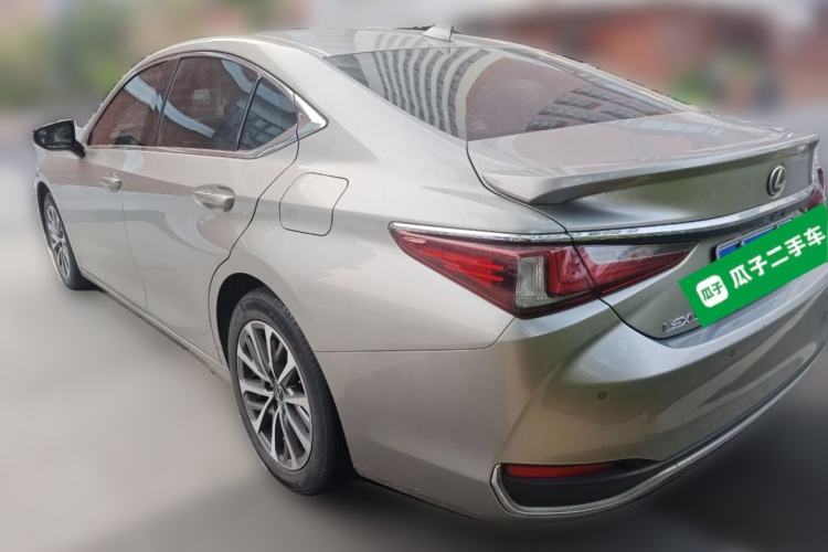 Used Lexus ES 2022 300h Excellence Edition