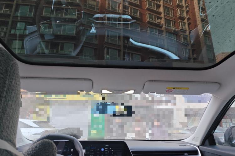 Used Venucia V 2022 260T Black Horse Edition · Idol Headliner