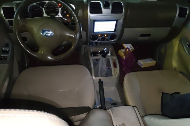 Used Foday Explorer Ⅲ 2014 2.0T Manual Diesel Version Center Console