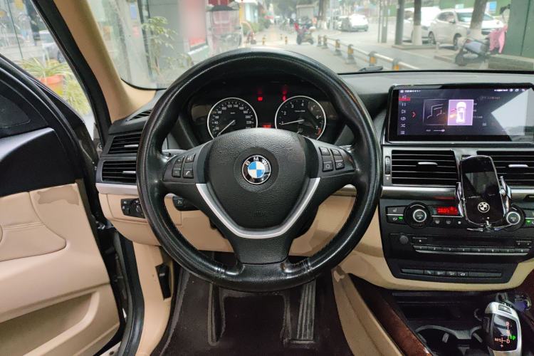 Used BMW X5 2011 xDrive35i Luxury Model
