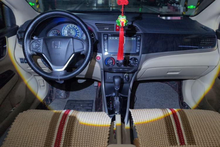 Used Honda Crider 2013 1.8L automatic luxury edition Center Console